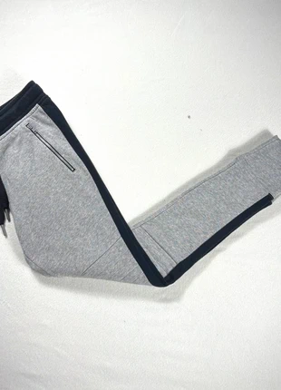 Jogging Reebok gris chiné – Taille XS, marke: Reebok, zustand: Sehr gut, größe: XS, 9,30 €, 10,47 € beinhaltet Vinted-Käuferschutz Pro