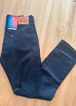 Levis 511 hombre nuevos, merk: Levi's, staat: Nieuw met prijskaartje, maat: W34 | FR 44, € 55,00, € 58,45 inclusief Kopersbescherming