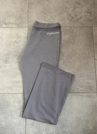 👖 Legging de sport Calvin Klein femme – Gris – Taille S – Super état, brand: Calvin Klein, condizioni: Ottime, taglia: S / IT 40 / EU 36, €15.00, €16.45 include la Protezione acquisti