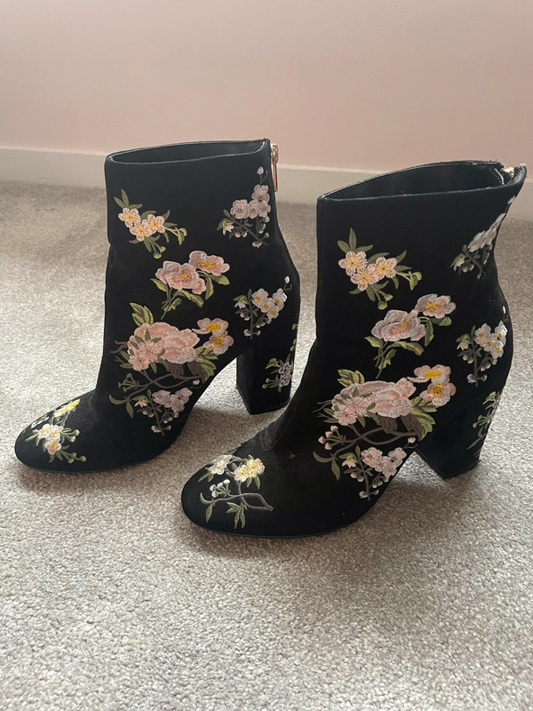 Selfridges discount womens boots