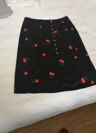 Jupe Camaieu cerises, marque: Camaïeu, état: Neuf sans étiquette, taille: XL / 42 / 14, 5,00 €, 5,95 € Protection acheteurs incluse