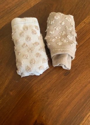 Lot de 2 petite chaussettes, marke: je sais pas, zustand: Sehr gut, größe: 25–27, 2,00 €, 2,80 € inklusive Vinted-Käuferschutz