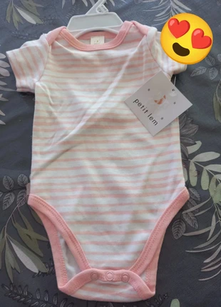 bodie bébé 0/3 mois, marke: Petit Lem, zustand: Neu, mit Etikett, größe: 1-3 Monate / 56, 3,00 €, 3,85 € beinhaltet Vinted-Käuferschutz Pro