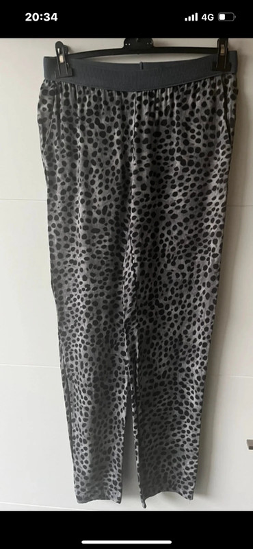 Pantalon yaya léopard noir et gris élastique à la taille 2