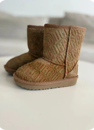 UGG Bottines Enfant bebe Classique Mini Marron Paillettes Taille 25, marque: UGG, état: Bon état, taille: 25, 15,00 €, 16,45 € Protection acheteurs (Pro) incluse