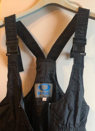 Salopette de ski , marke: Base, zustand: Gut, größe: 12 Jahre / 152, 10,00 €, 11,20 € inklusive Vinted-Käuferschutz