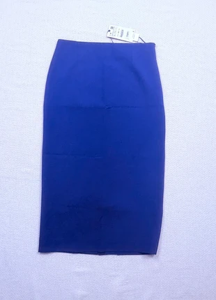 ZARA Elegant Purple Midi Skirt with Front Slit – Brand New with Tags, marque: Zara, état: Neuf avec étiquette, taille: L / 40 / 12, 39,95 €, 42,65 € Protection acheteurs incluse