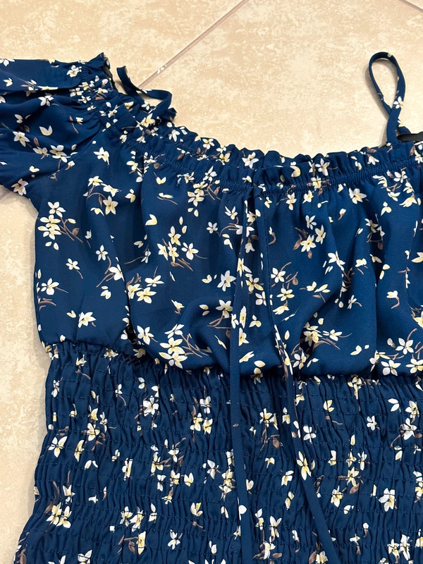 Papaya Floral Blue Top size Small 3