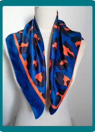 Foulard chic et soyeu 70x 65cm =3€, marke: R&B, zustand: Gut, 3,00 €, 3,85 € beinhaltet Vinted-Käuferschutz Pro