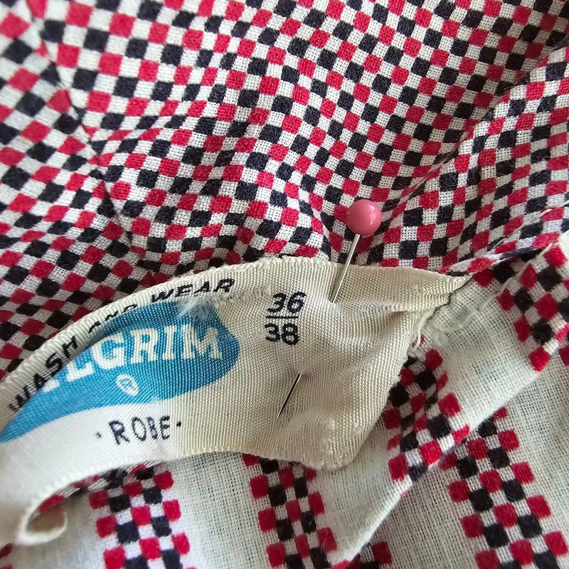 Vintage Sears Pilgrim Striped Robe 36/38 Red White Belt Collar Pockets Wash & We 3