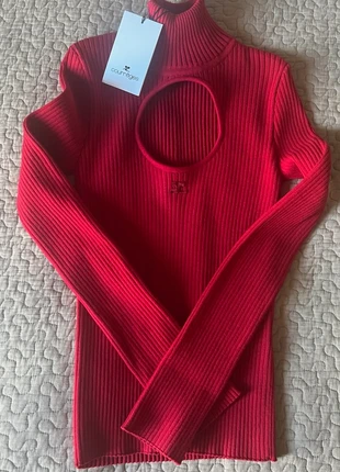 Pull courreges rouge taille xs, marke: Courrèges, zustand: Neu, mit Etikett, größe: XS / 34 / 6, 250,00 €, 263,20 € inklusive Vinted-Käuferschutz