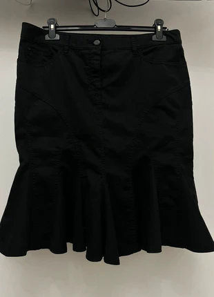 Gonna nera, brand: Armani Jeans, condizioni: Ottime, taglia: 5XL / IT 54 / EU 50, €15.00, €16.45 include la Protezione acquisti