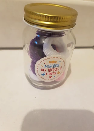 Pot d'élastiques pour cheveux, marque: Petit, état: Neuf sans étiquette, 4,00 €, 4,90 € Protection acheteurs incluse