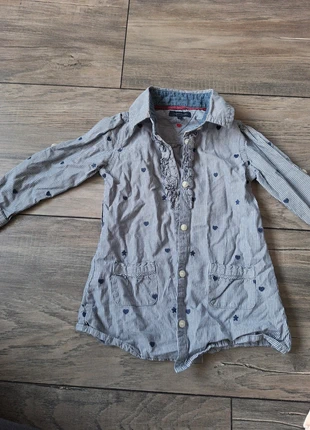 Blouse tuniek van Tommy Hilfiger, merk: Tommy Hilfiger, staat: Goed, maat: 24-36 maanden / 92 cm, € 5,00, € 5,95 inclusief Kopersbescherming