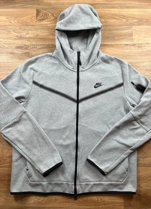 Veste sweat pull à capuche nike tech gris taille L Homme, marque: Nike, état: Très bon état, taille: L, 30,00 €, 32,20 € Protection acheteurs incluse