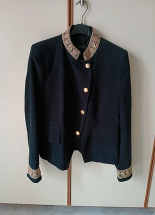 Blazer giacca nera bottoni e dettagli rilievo oro Zara, brand: Zara, condizioni: Ottime, taglia: XL / IT 46 / EU 42, €40.00, €42.70 include la Protezione acquisti