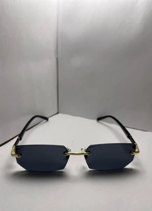 Brille Sonnenbrille schwarz rahmenlos schwarz/goldene Träger Y2K style vintage luxuriös, marke: Sonstiges, zustand: Neu, 7,50 €, 8,58 € inklusive Vinted-Käuferschutz