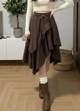 Jupe marron asymétrique à volants – Taille S, marke: TerraLune Studio, zustand: Sehr gut, größe: S / 36 / 8, 47,90 €, 51,00 € beinhaltet Vinted-Käuferschutz Pro