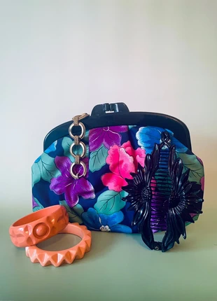 Pochette vintage fleurie, marque: Vintage Boutique, état: Bon état, 10,00 €, 11,20 € Protection acheteurs (Pro) incluse