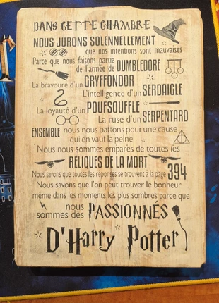 Décoration en bois Harry potter, marke: Harry Potter, zustand: Neu, 15,00 €, 16,45 € inklusive Vinted-Käuferschutz