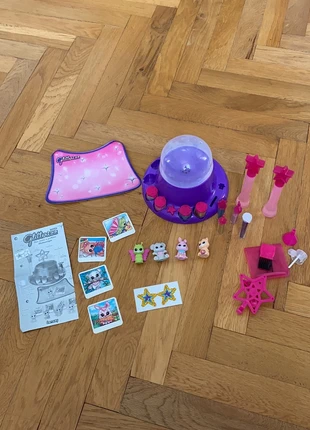 Studio à paillettes , marque: Lansay, état: Très bon état, taille: 6 ans / 116 cm, 6,00 €, 7,00 € Protection acheteurs incluse