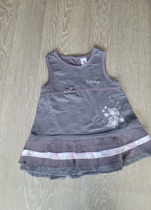 🌸 Robe Grise C&A - 9/12 mois, marque: C&A, état: Très bon état, taille: 9-12 mois / 74 cm, 6,00 €, 7,00 € Protection acheteurs incluse