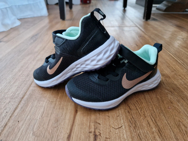 Sneaker Nike 28 neu Turnschuhe 1