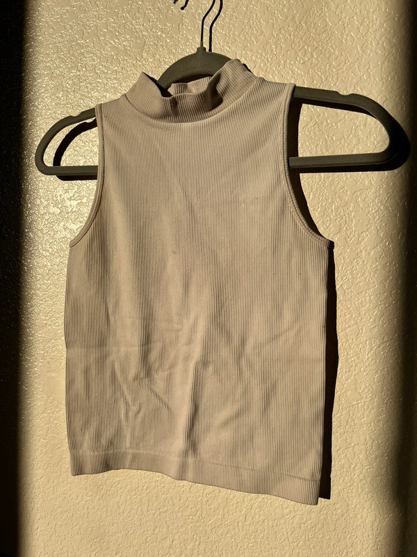 Aura sleeveless turtleneck 1