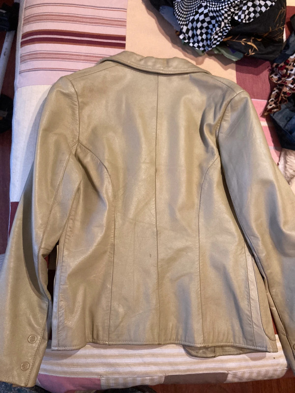 Blazer vintage piel, joya años 90 3