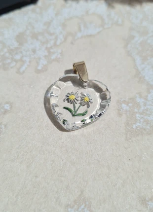 Pendentif en verre en forme de cœur avec une fleurs Edelweiss, brand: Vintage, condition: Very good, €10.00, €11.20 includes Buyer Protection Pro