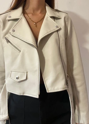 Giubbotto biker ecopelle panna , brand: Stradivarius, condizioni: Ottime, taglia: L / IT 44 / EU 40, €10.00, €11.20 include la Protezione acquisti