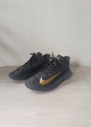 Basket Nike noir doré homme – Taille 45 – bon état, marque: Nike, état: Bon état, taille: 45, 15,00 €, 16,45 € Protection acheteurs incluse