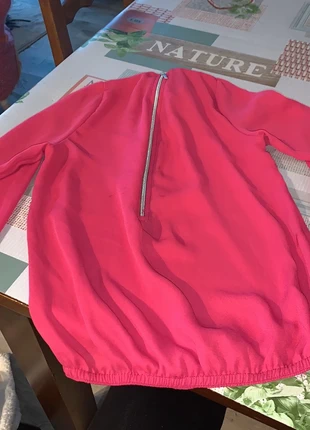 T-shirt avec zip , brand: Lili Cat, condizioni: Discrete, taglia: 8 anni / 128 cm, €1.00, €1.75 include la Protezione acquisti