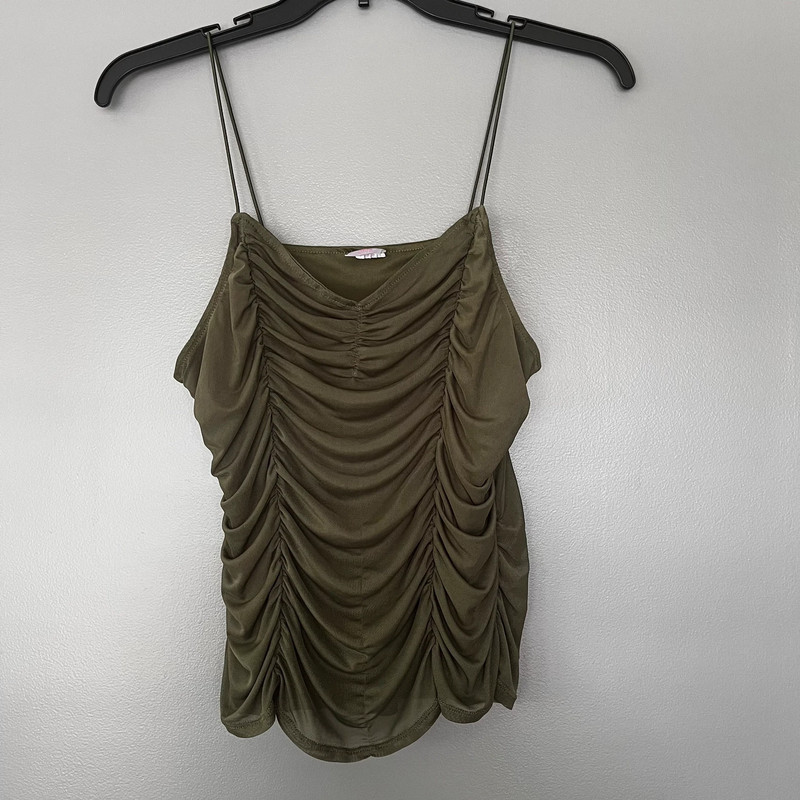 Green ruffled tank 4