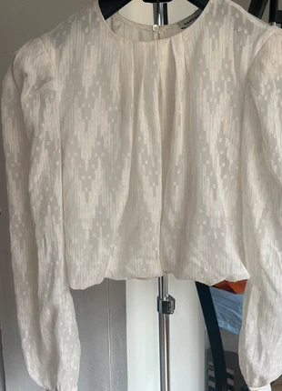 Top court Sandro, marke: Sandro, zustand: Sehr gut, größe: M / 38 / 10, 40,00 €, 42,70 € inklusive Vinted-Käuferschutz