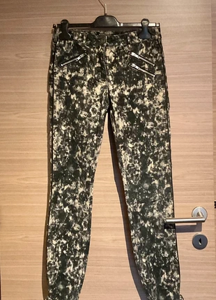 Pantalons velour Maison Scotch, brand: Maison Scotch, condizioni: Nuovo senza cartellino, taglia: S / IT 40 / EU 36, €12.00, €13.30 include la Protezione acquisti