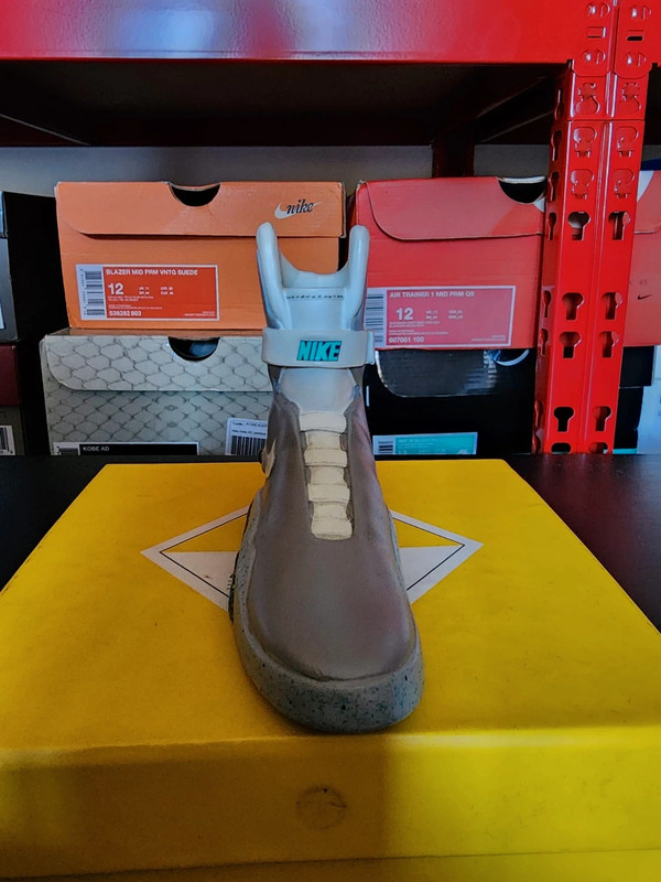 Nike air mags size 7 online