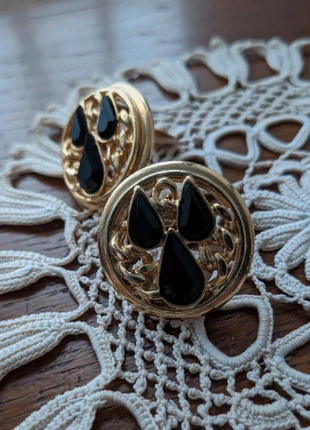 🎀 Boucles d'oreilles clips en métal doré et pierres noires 😄, brand: Boutique Parisienne, condition: Very good, €13.00, €14.35 includes Buyer Protection