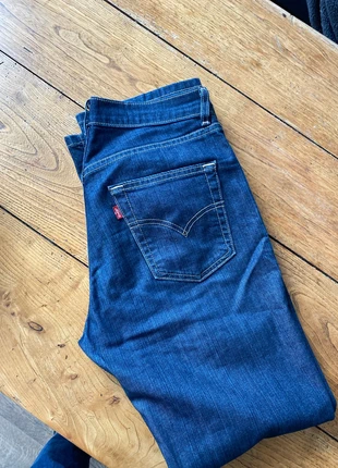 jean Levi’s , marque: Levi's, état: Bon état, taille: W30 | FR 40, 15,00 €, 16,45 € Protection acheteurs incluse