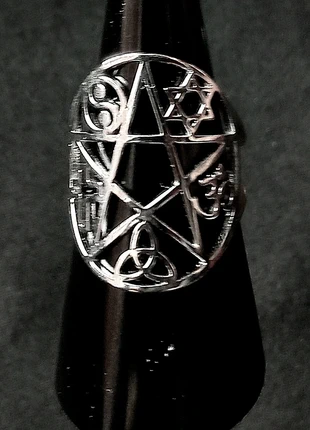 Anello grande con pentacolo ., marque: Dolls Kill, état: Neuf sans étiquette, taille: Ajustable, 9,90 €, 11,10 € Protection acheteurs incluse