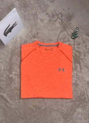 T-shirt under amour Taille M - très bon état, marke: Under Armour, zustand: Sehr gut, größe: M, 20,00 €, 21,70 € inklusive Vinted-Käuferschutz