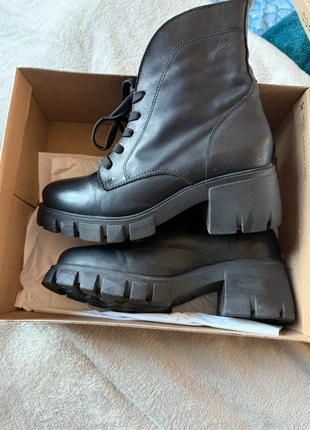Bottines grosse semelle en cuir, marke: Alternative, zustand: Sehr gut, größe: 38, 27,00 €, 29,05 € inklusive Vinted-Käuferschutz