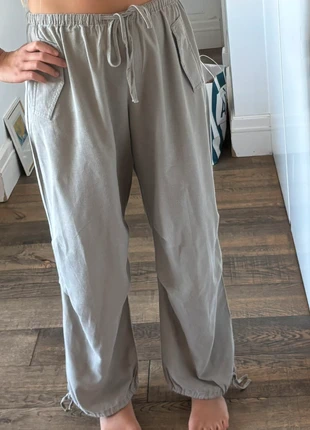 Pantalón fluido lino Pull, marque: Pull & Bear, état: Très bon état, taille: L / 40 / 12, 8,00 €, 9,10 € Protection acheteurs incluse