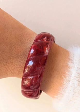 Bracelet jonc résine acrylique bordeaux pourpre tendance, marque: les petits V, état: Très bon état, 9,50 €, 10,68 € Protection acheteurs (Pro) incluse