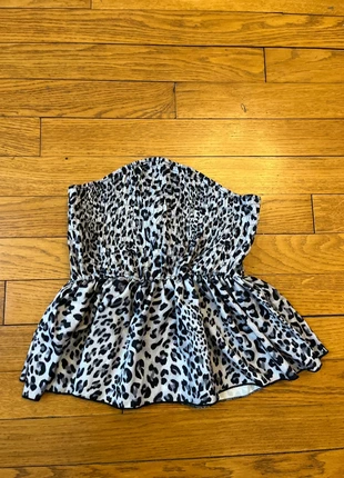top bustier léopard, noir et gris. Taille S. Romwe, marke: Romwe, zustand: Neu, mit Etikett, größe: S / 36 / 8, 6,00 €, 7,00 € inklusive Vinted-Käuferschutz