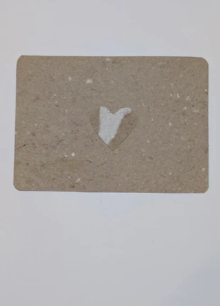 gerecycleerd kaartje met hartje, verschillende tinten grijs wit,voor verschillende gelegenheden, merk: Probably Paper, staat: Nieuw zonder prijskaartje, € 1,50, € 2,28 inclusief Kopersbescherming