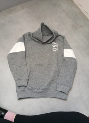 Pull garçon, merk: In Extenso, staat: Heel goed, maat: 10 jaar / 140 cm, € 1,00, € 1,75 inclusief Kopersbescherming