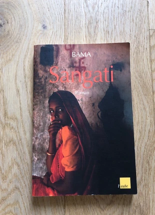 Roman “Sangati” de Bama, staat: Heel goed, € 2,00, € 2,80 inclusief Kopersbescherming