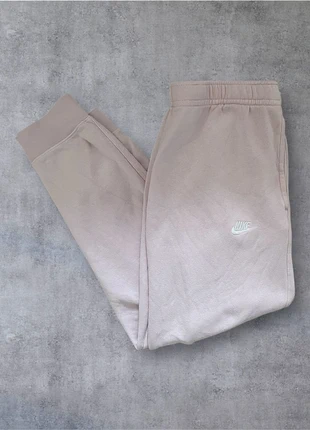 Jogging nike swoosh rose taille XXL, marke: Nike, zustand: Sehr gut, größe: XXL, 19,00 €, 20,65 € inklusive Vinted-Käuferschutz