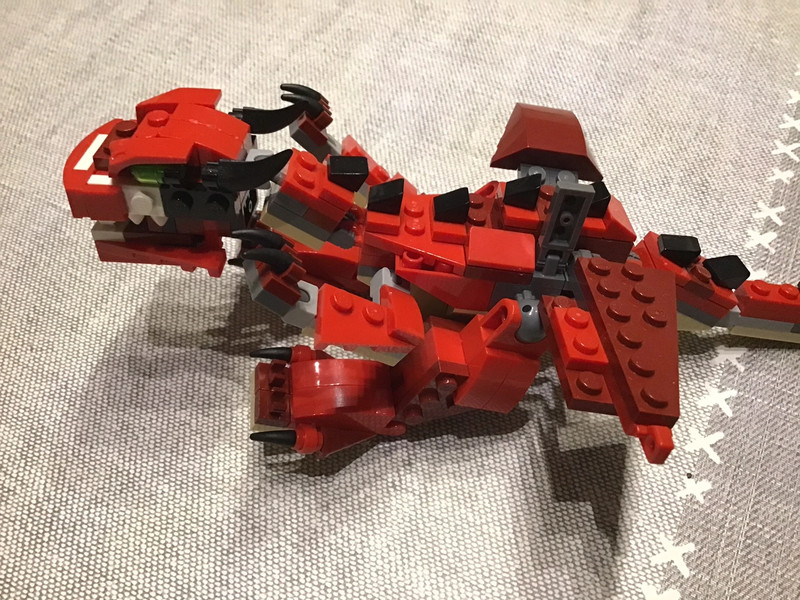 Lego creator 31032 Dragon rouge 2